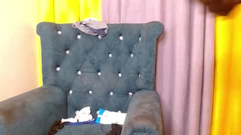 Snapshot of slutty_charmz chatting on 10-23-25, 08:18 Bree online show from 10-23-25, 08:18