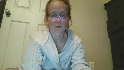 Snapshot of slutty_redhead3 chatting on 11-03-25, 12:57 Slutty redhead3 online show from 11-03-25, 12:57