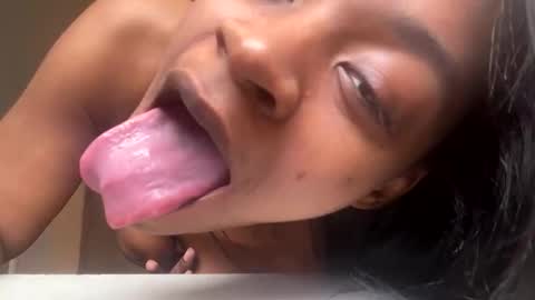 sluttyduchess1 online show from 03-15-26, 05:41