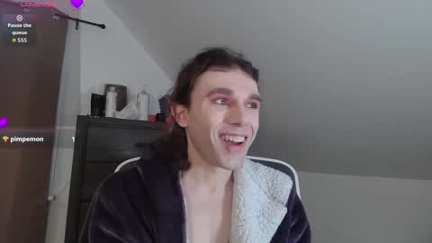 Snapshot of sluttyhorrorparty chatting on 11-26-25, 06:20 Natsu online show from 11-26-25, 06:20