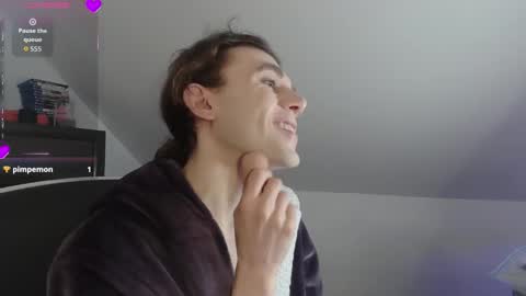 Snapshot of sluttyhorrorparty chatting on 12-01-25, 06:35 Natsu online show from 12-01-25, 06:35