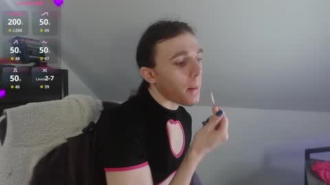 Snapshot of sluttyhorrorparty chatting on 05-18-26, 04:13 Natsu online show from 05-18-26, 04:13