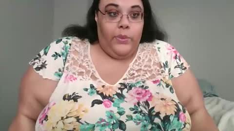 Snapshot of sluttyjess31 chatting on 04-24-26, 02:19 Jessica online show from 04-24-26, 02:19