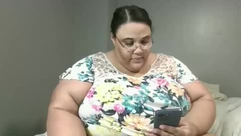 Snapshot of sluttyjess31 chatting on 04-27-26, 02:20 Jessica online show from 04-27-26, 02:20