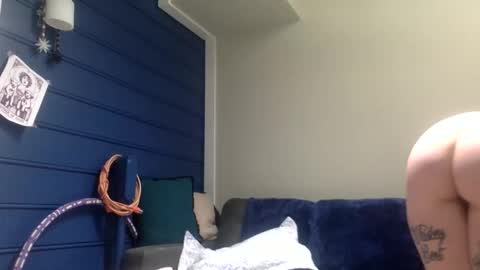 Snapshot of sluttylittlexxx chatting on 12-01-25, 12:48 SluttyLittleXXX online show from 12-01-25, 12:48