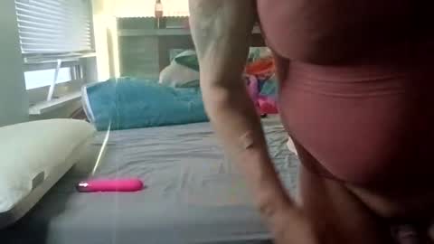Snapshot of sluttyslut123797367 chatting on 05-10-26, 11:26 Nastyguurl online show from 05-10-26, 11:26