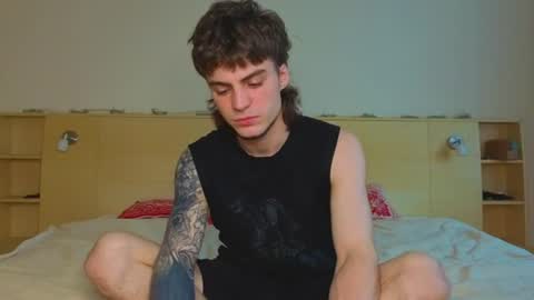 Gus online show from 06-23-26, 02:37