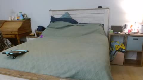 Rachel Lawrence online show from 12-10-24, 02:38