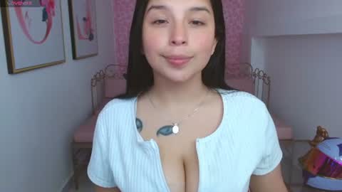Snapshot of small__naughty chatting on 06-12-26, 01:21 Mariana Torres online show from 06-12-26, 01:21