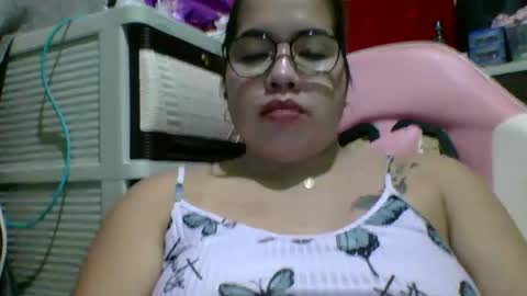 Snapshot of small_boobs59 chatting on 04-24-26, 02:41 Lovewella online show from 04-24-26, 02:41