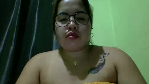 Snapshot of small_boobs59 chatting on 04-27-26, 03:43 Lovewella online show from 04-27-26, 03:43
