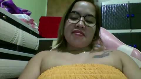 Snapshot of small_boobs59 chatting on 05-03-26, 04:46 Lovewella online show from 05-03-26, 04:46