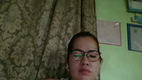 Snapshot of small_boobs59 chatting on 05-10-26, 04:17 Lovewella online show from 05-10-26, 04:17