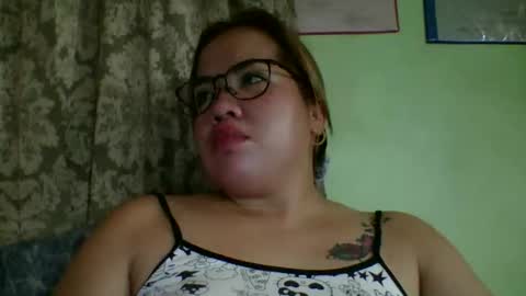 Snapshot of small_boobs59 chatting on 05-13-26, 04:32 Lovewella online show from 05-13-26, 04:32