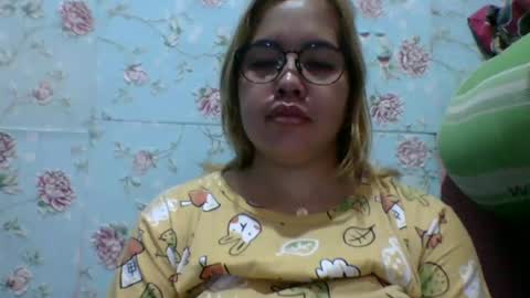 Snapshot of small_boobs59 chatting on 07-22-26, 04:26 Lovewella online show from 07-22-26, 04:26