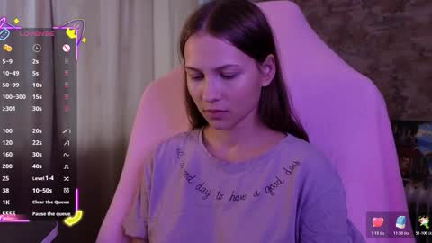 Snapshot of small_emma0 chatting on 12-23-25, 08:45 Emma online show from 12-23-25, 08:45