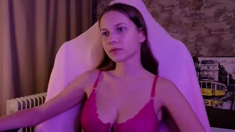 Snapshot of small_emma0 chatting on 02-23-26, 11:13 Emma online show from 02-23-26, 11:13