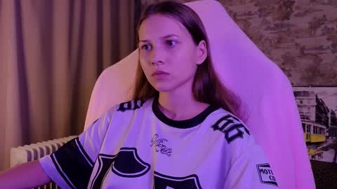 Snapshot of small_emma0 chatting on 02-25-26, 02:10 Emma online show from 02-25-26, 02:10