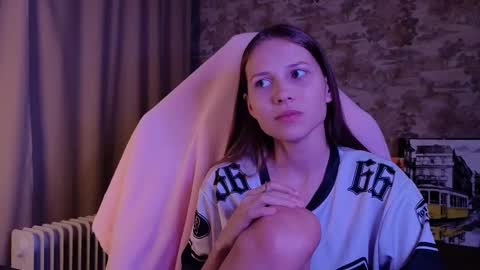 Snapshot of small_emma0 chatting on 03-05-26, 11:23 Emma online show from 03-05-26, 11:23