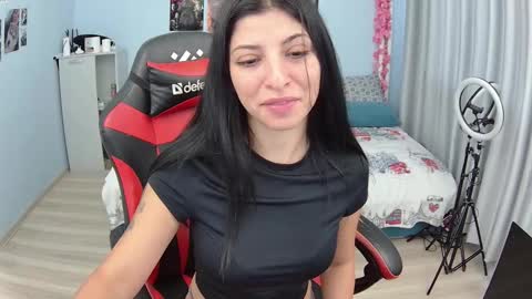 small_horny_girl online show from 09-24-25, 07:55