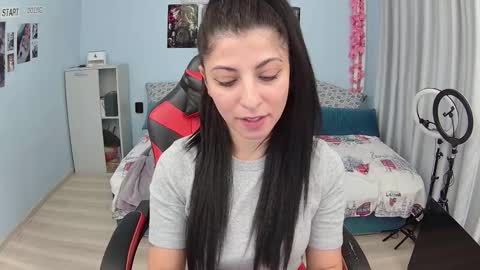 small_horny_girl online show from 10-21-25, 06:25