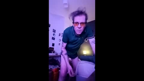 Snapshot of smalldick1975704669 chatting on 05-02-26, 02:27 smalldick1975704669 online show from 05-02-26, 02:27