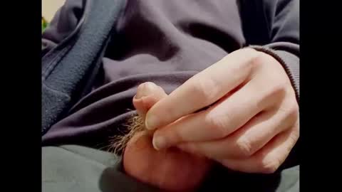 Snapshot of smallhairyuncut chatting on 12-30-24, 02:19 Small Hairy Uncut online show from 12-30-24, 02:19