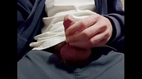 Snapshot of smallhairyuncut chatting on 12-31-24, 09:28 Small Hairy Uncut online show from 12-31-24, 09:28