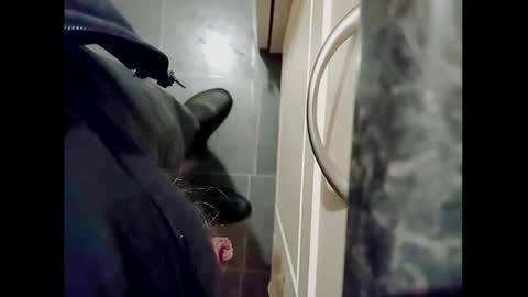 Snapshot of smallhairyuncut chatting on 01-03-25, 11:01 Small Hairy Uncut online show from 01-03-25, 11:01