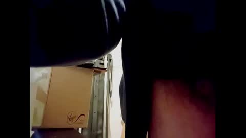 Snapshot of smallhairyuncut chatting on 01-21-25, 01:18 Small Hairy Uncut online show from 01-21-25, 01:18