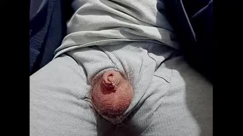 Snapshot of smallhairyuncut chatting on 01-29-25, 01:16 Small Hairy Uncut online show from 01-29-25, 01:16