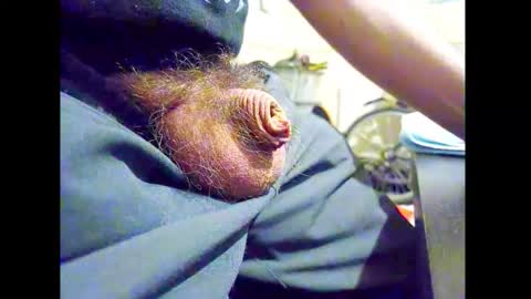 Snapshot of smallhairyuncut chatting on 05-06-26, 08:14 Small Hairy Uncut online show from 05-06-26, 08:14