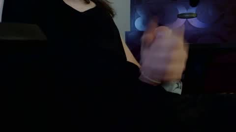 Snapshot of smalllildik chatting on 09-22-25, 04:03 smalllildik online show from 09-22-25, 04:03