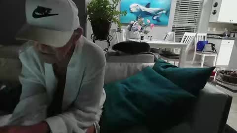 Daddy online show from 02-11-25, 03:40