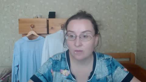 smart_rose online show from 10-31-25, 10:27