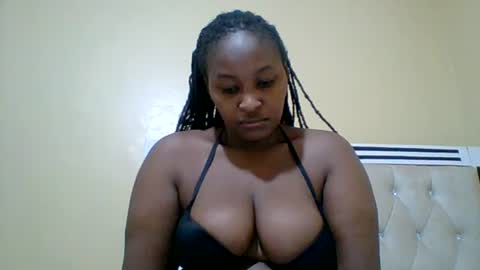 Snapshot of smartqueen1 chatting on 06-25-26, 02:00 Katerina online show from 06-25-26, 02:00