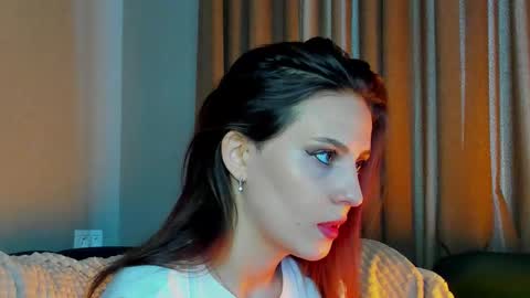 Bella online show from 09-15-25, 09:09