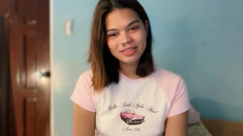 Snapshot of smile_sunshinex chatting on 12-02-25, 04:51 call me sunshine online show from 12-02-25, 04:51