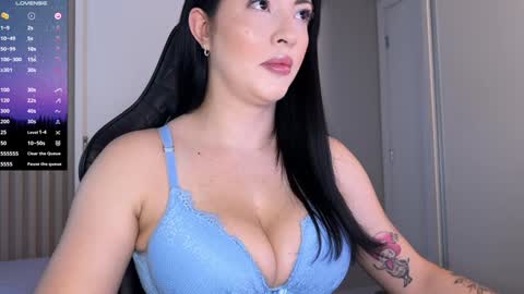 Snapshot of smilee_girl chatting on 01-09-25, 01:24 Emily Burns online show from 01-09-25, 01:24