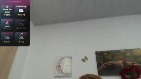Snapshot of smilet_milf chatting on 04-26-26, 12:58 Smileth online show from 04-26-26, 12:58