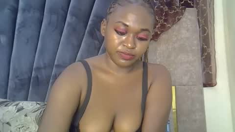 smiley_berry online show from 10-06-25, 10:40