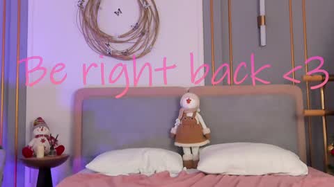 Mia online show from 12-29-24, 11:18