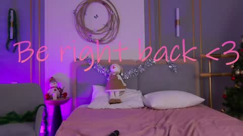 Mia online show from 01-06-25, 08:14