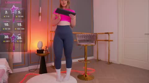 Mia online show from 03-06-25, 11:58