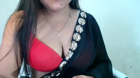 Snapshot of smiley_queen99 chatting on 07-10-26, 03:44 smiley online show from 07-10-26, 03:44