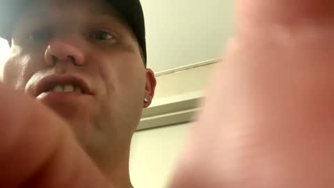 Snapshot of smoke4daddy chatting on 09-21-25, 08:16 Smoke4Daddy online show from 09-21-25, 08:16