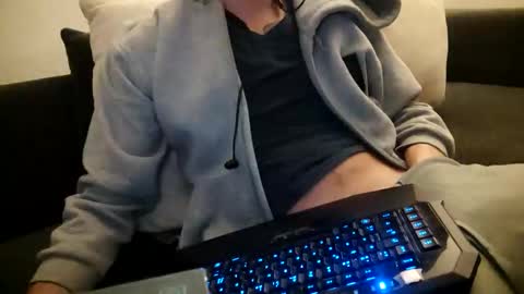 Smokeandwatching online show from 12-08-24, 12:18