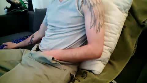 Smokeandwatching online show from 01-03-25, 02:08