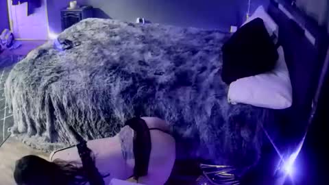 Snapshot of smokeingbitch420 chatting on 01-08-26, 08:16 love bug online show from 01-08-26, 08:16