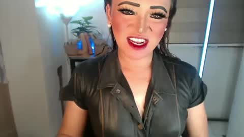 Amanda online show from 02-11-25, 04:56